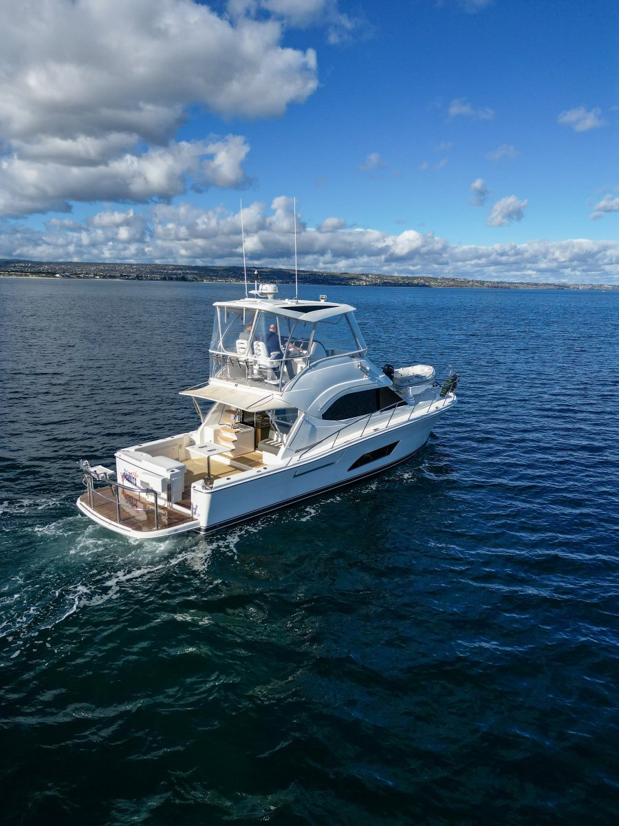 Riviera 43 Flybridge