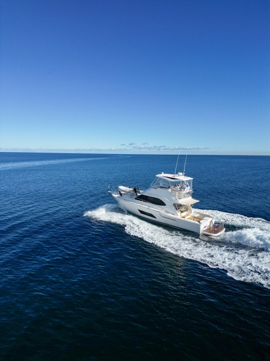 Riviera 43 Flybridge