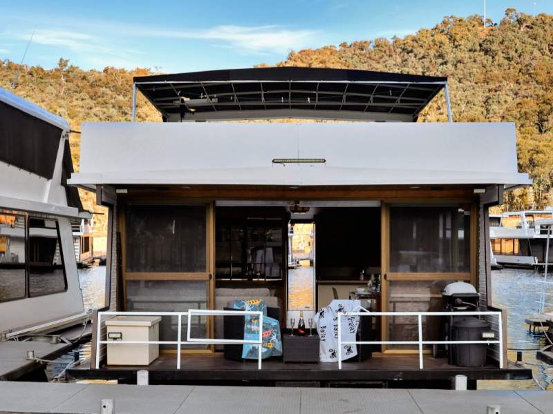 Charisma Houseboat Holiday Home at Lake Eildon