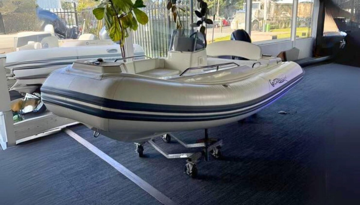 Capelli Tempest 410 Yacht Tender
