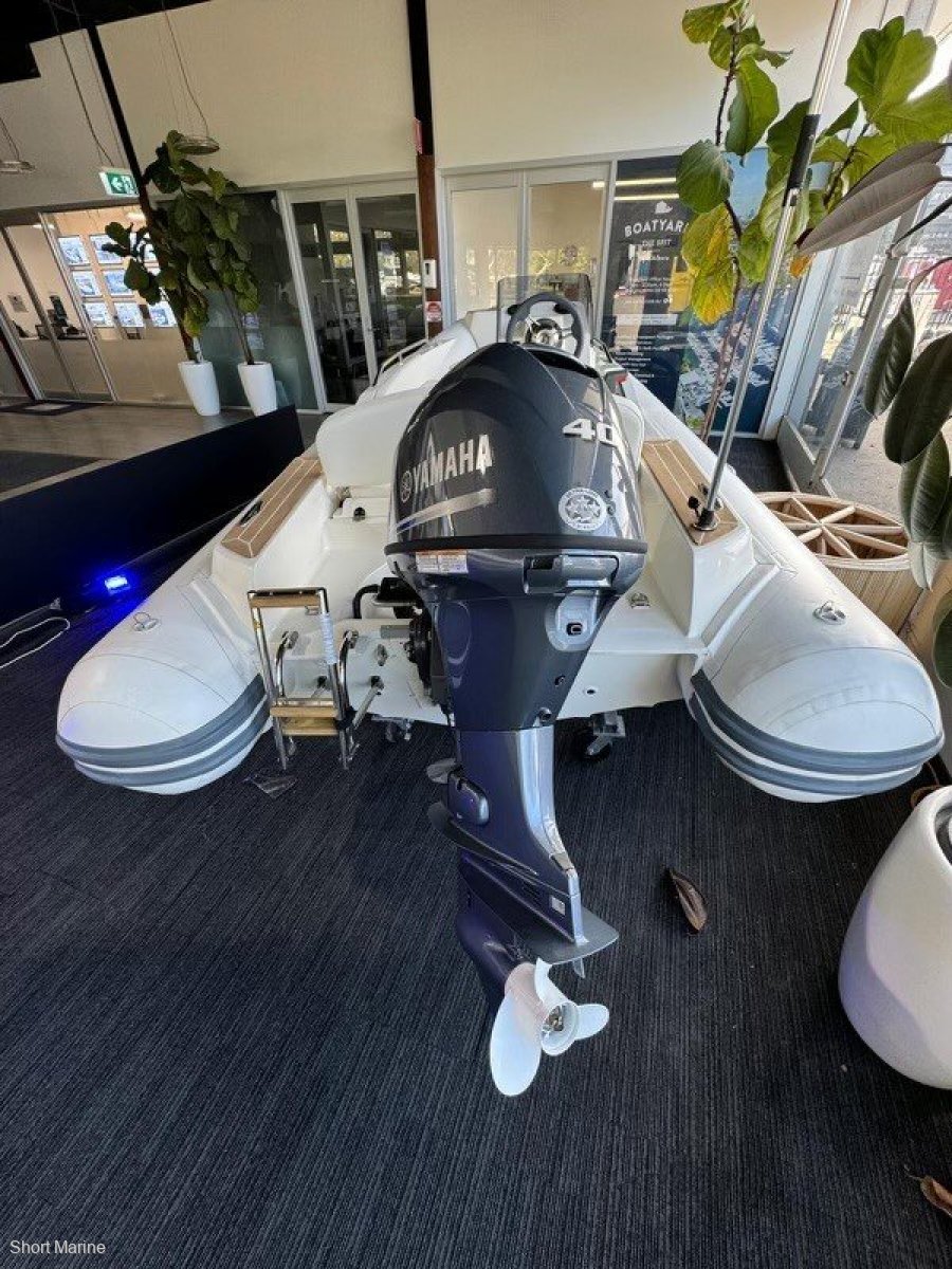 Capelli Tempest 410 Yacht Tender