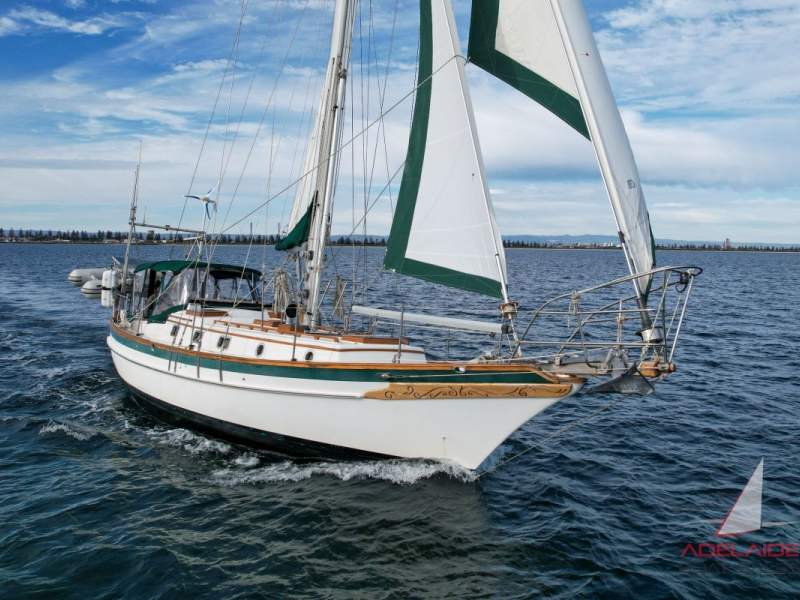 Cabo Rico 38