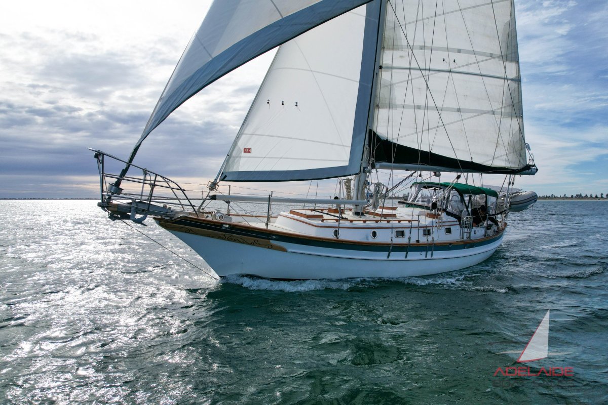 Cabo Rico 38
