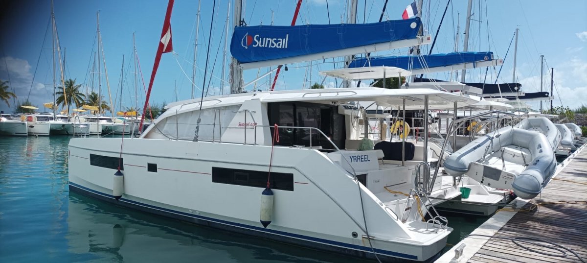 Leopard Catamarans 40