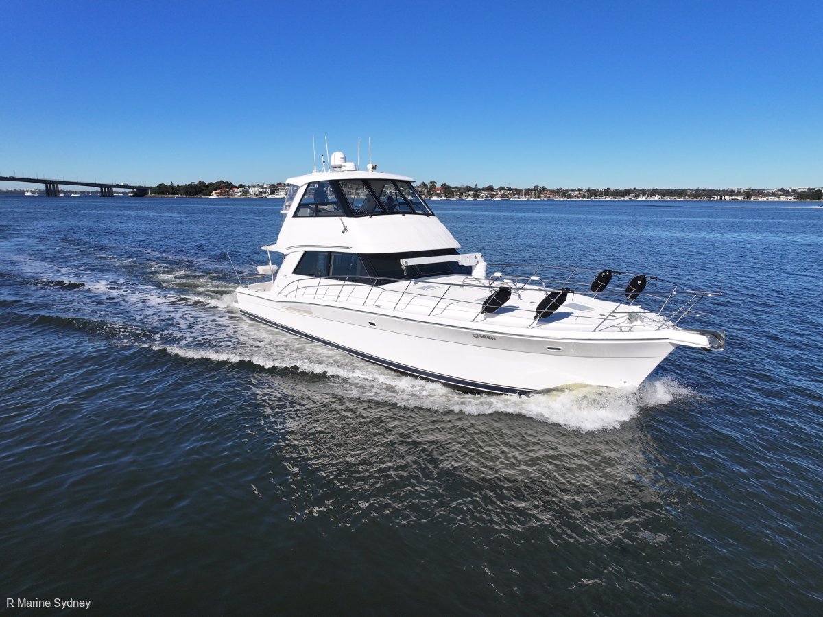 Riviera 48 Enclosed Flybridge