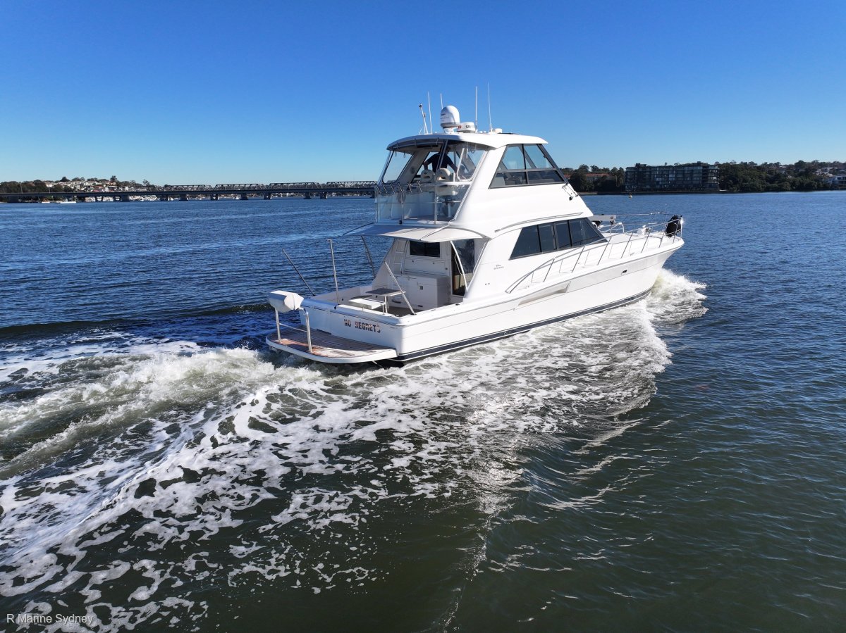 Riviera 48 Enclosed Flybridge