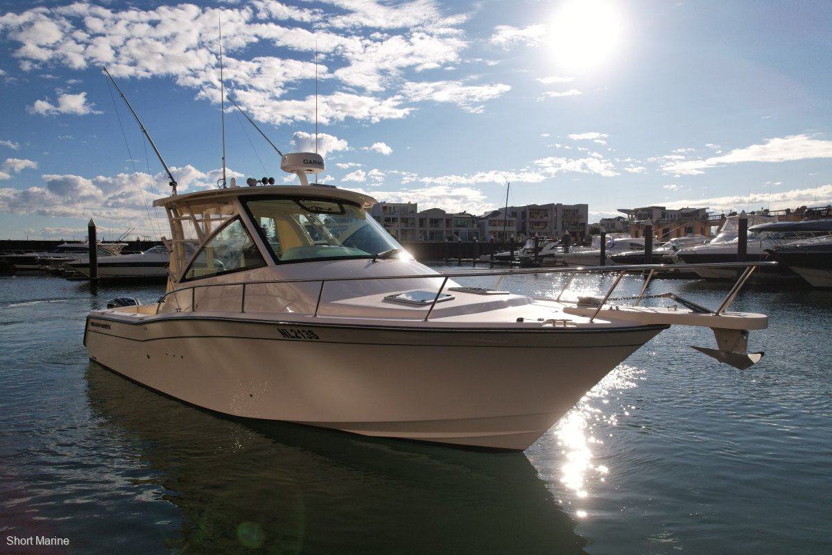 Grady-White Express 330