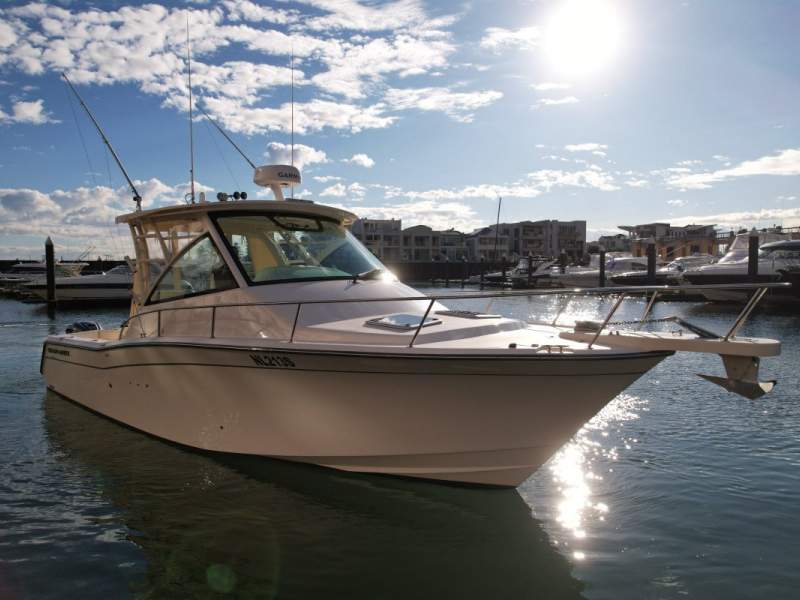 Grady-White Express 330