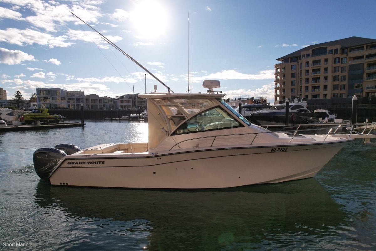 Grady-White Express 330