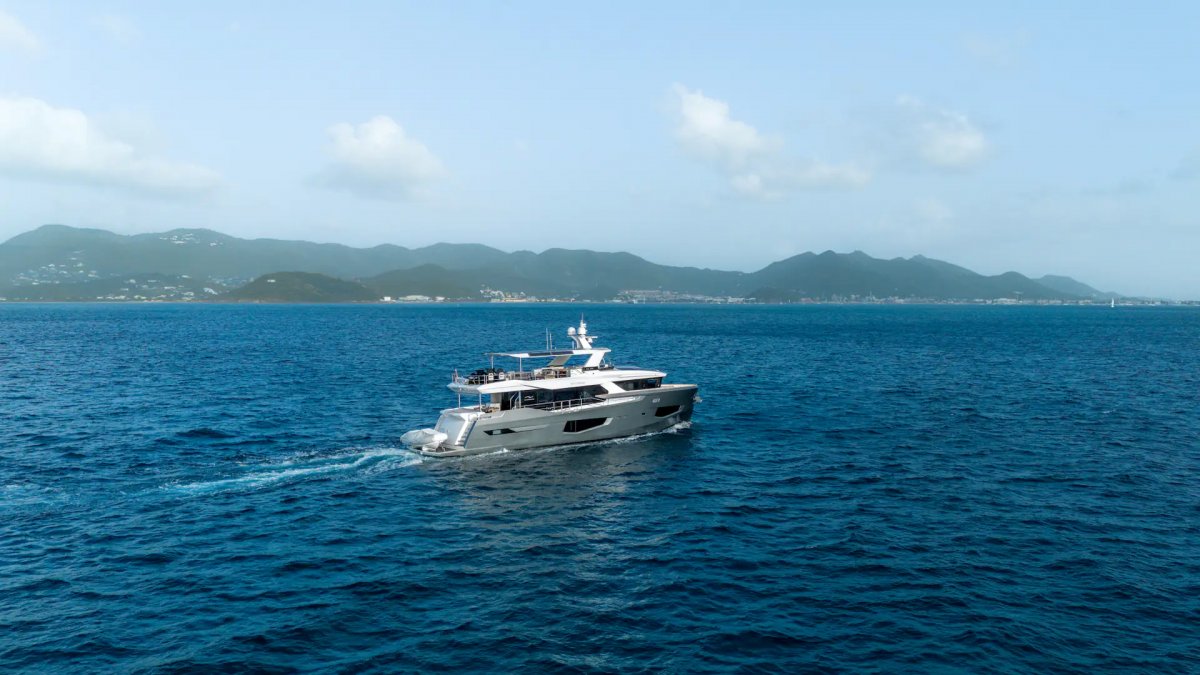Numarine 26XP AS NEW