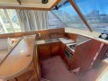 Mariner 3800 Flybridge Cruiser