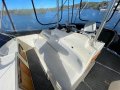 Mariner 3800 Flybridge Cruiser