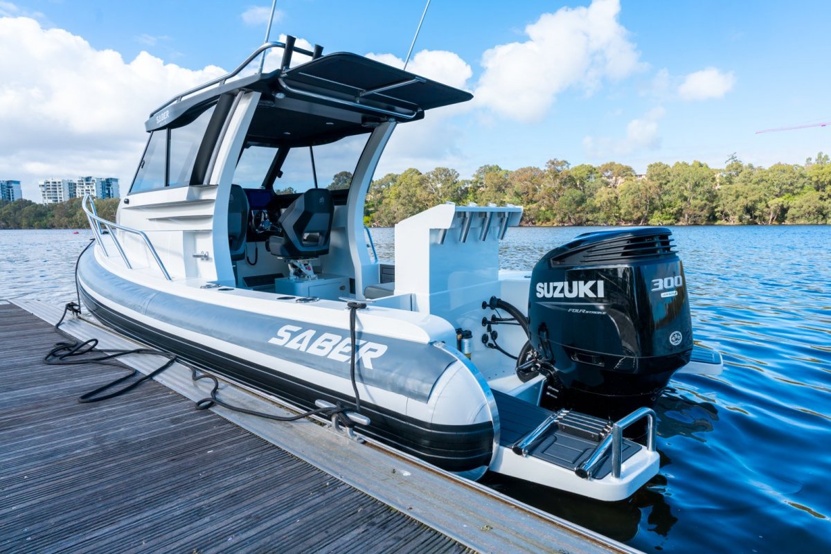 Saber 725 Cabin Rib *dealer Demo Reduced To Clear With 10 Hours Use ...