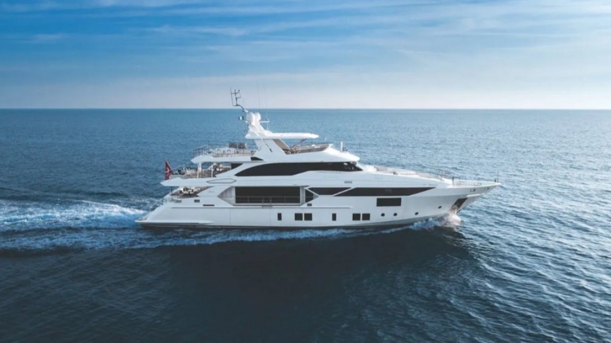 Benetti Fast 125 Immaculate and Fast