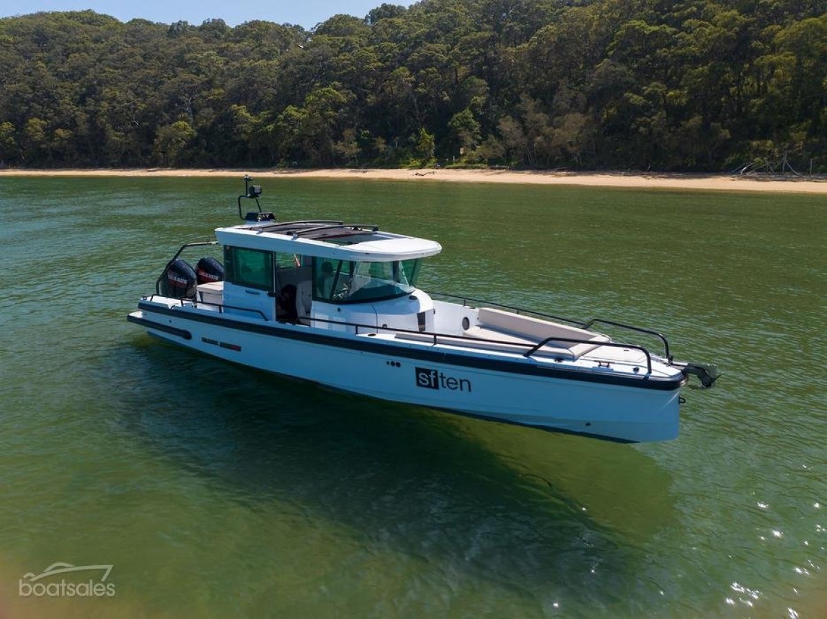 Axopar 28 Cabin Brabus Marine Shadow 500
