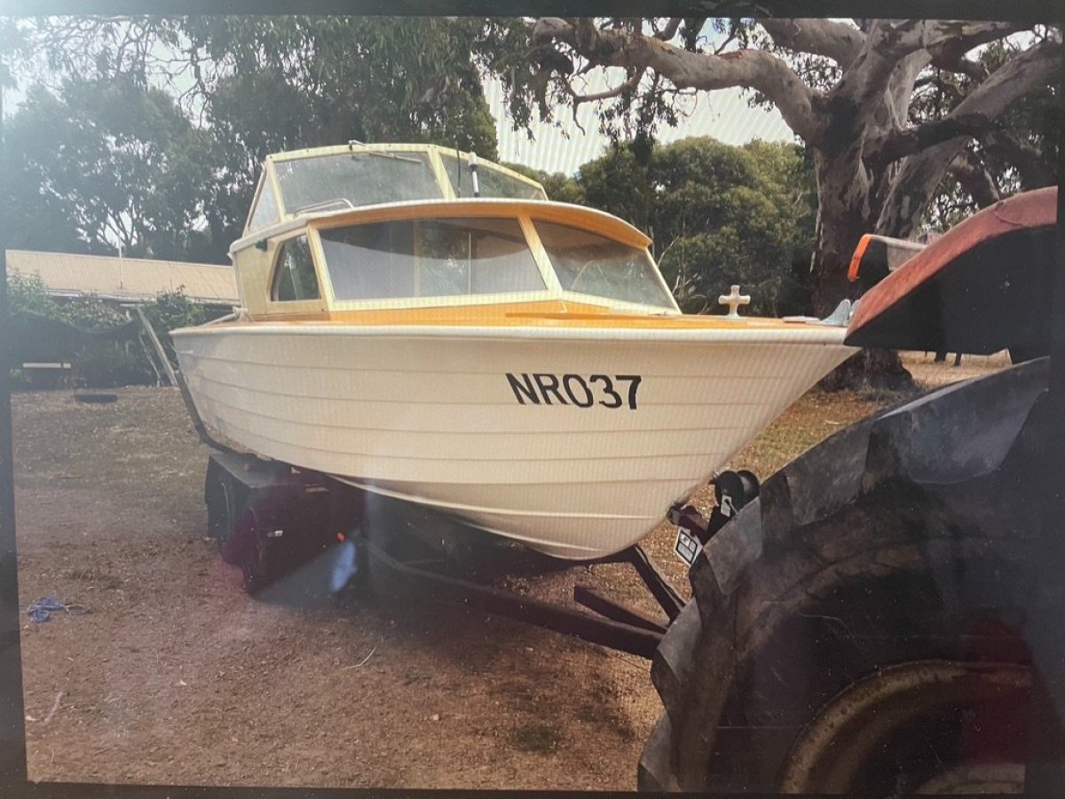 18 foot half cabin