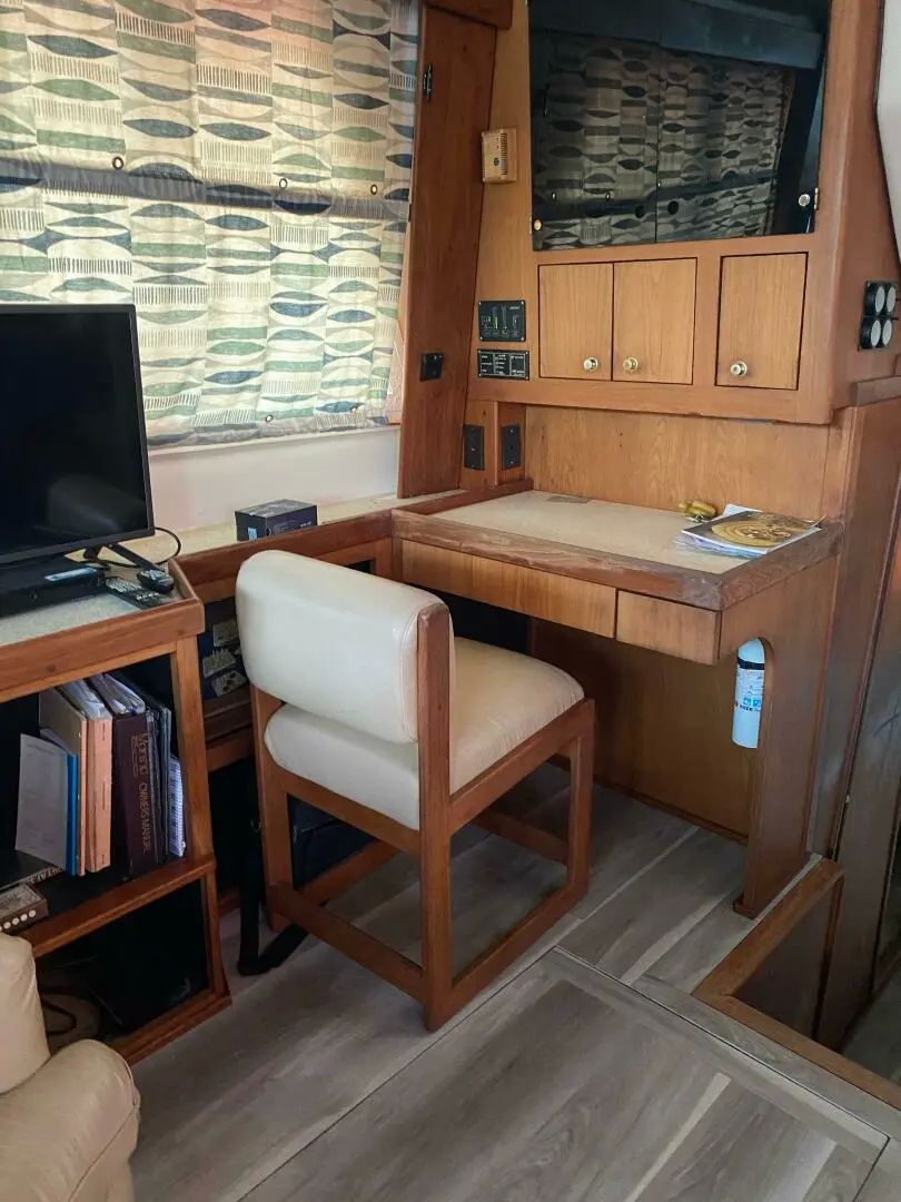 Mainship Sedan Bridge