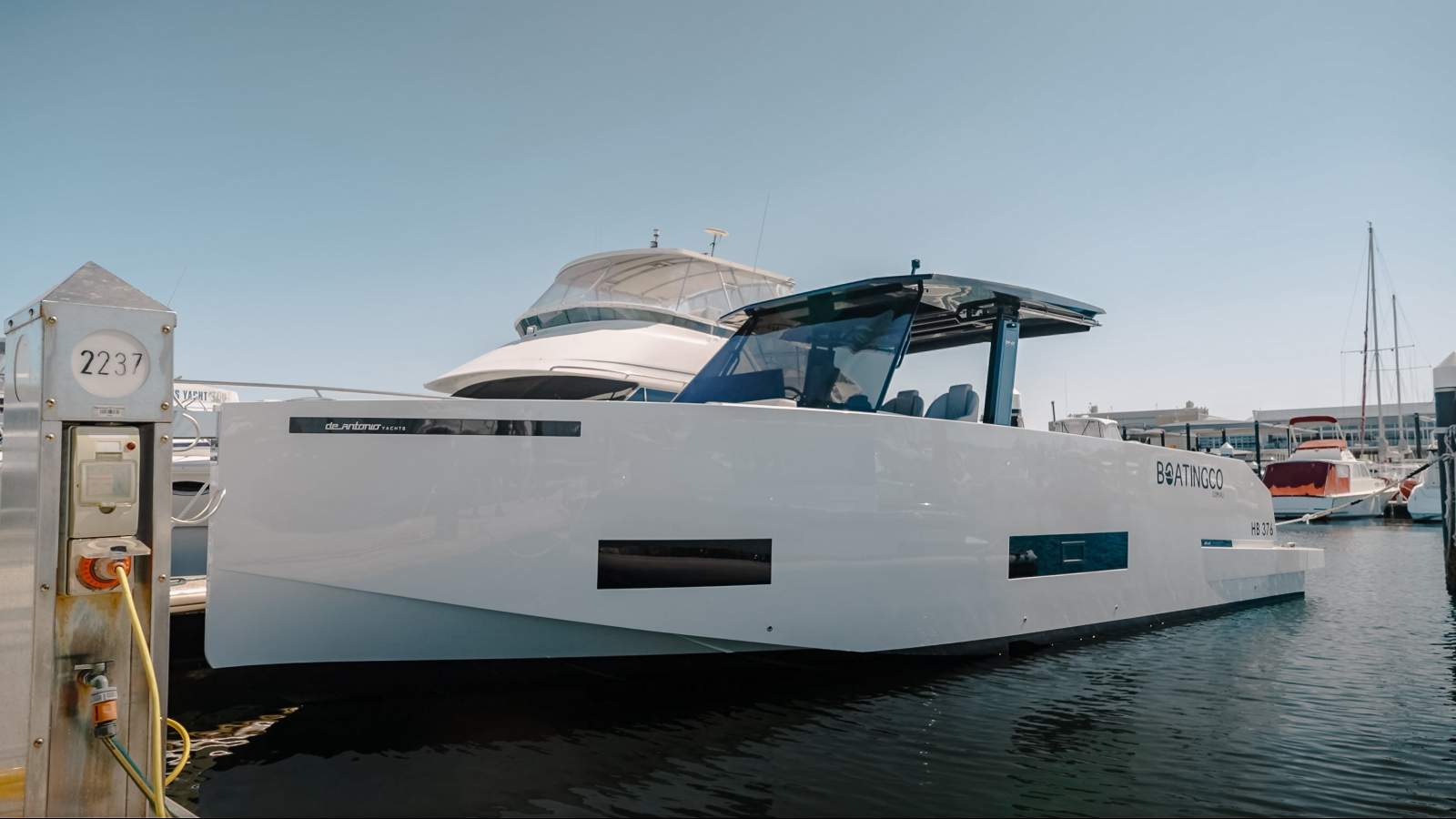 De Antonio Yachts D42