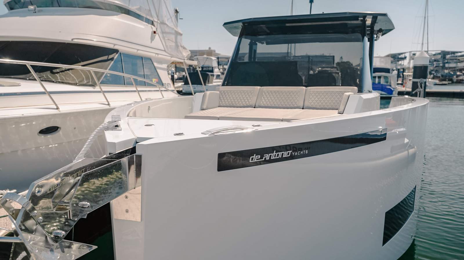 De Antonio Yachts D42