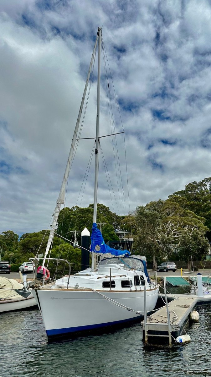 Halvorsen & Gowland 31ft sloop HMG 31 Aft Cockpit version
