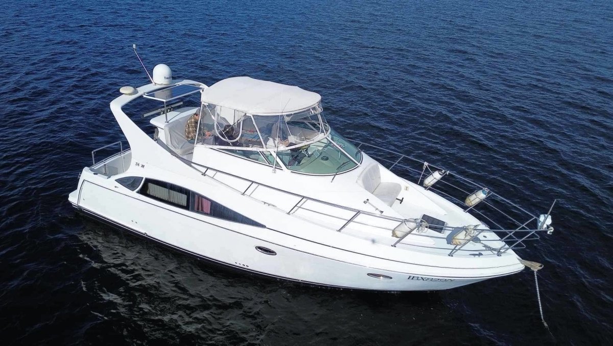 Carver 360 Mariner Shaft drive-just been slipped, new PPS shaft seals