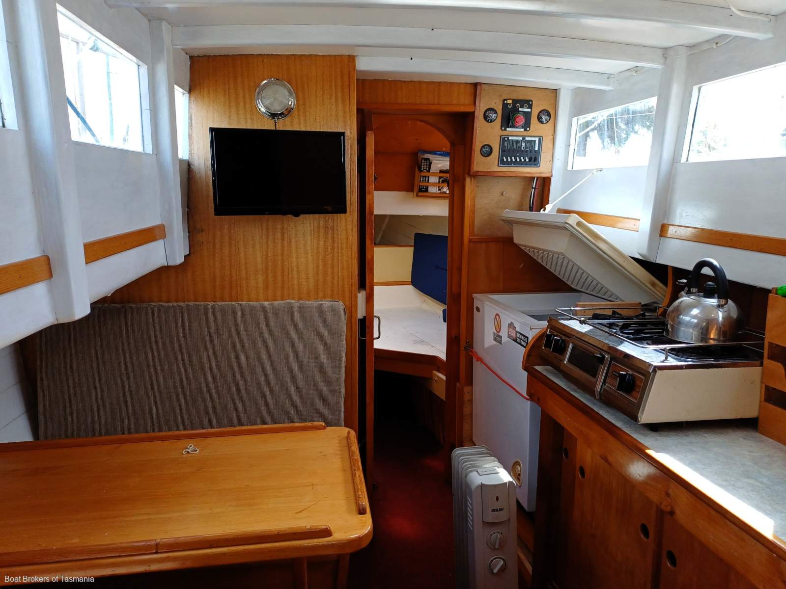 Leonora 2 Tasmanian 36' Motorsailer Boat Brokers of Tasmania