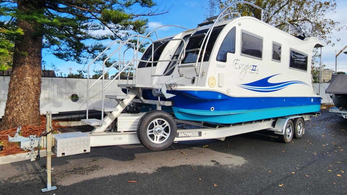 Boat-A-Home Escape II 760