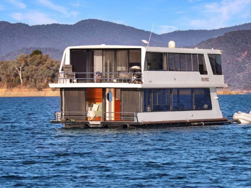 Mambo Houseboat
