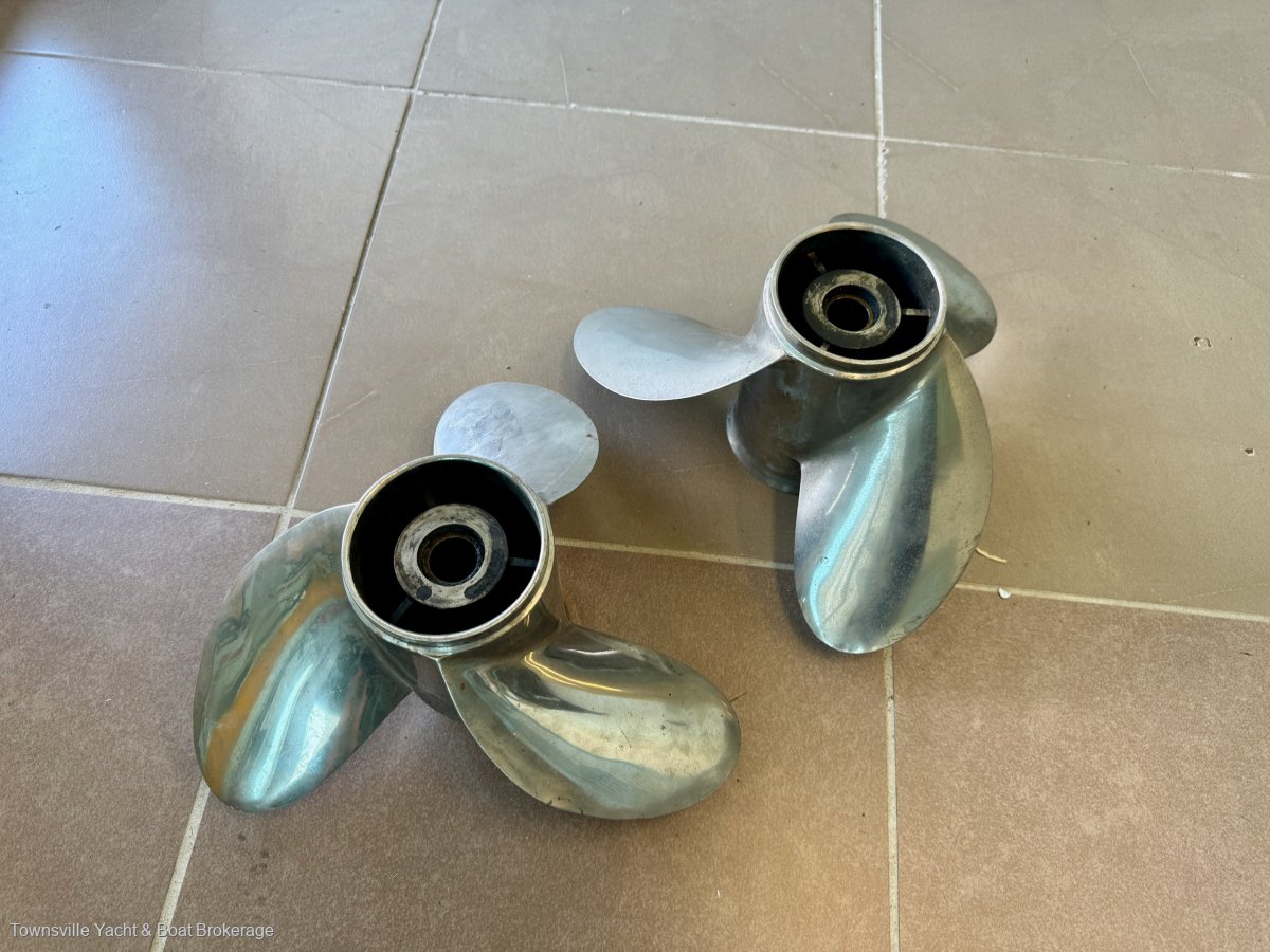 Yamaha Stainless Steel Propellers - 15 1/4 x 19M and ML