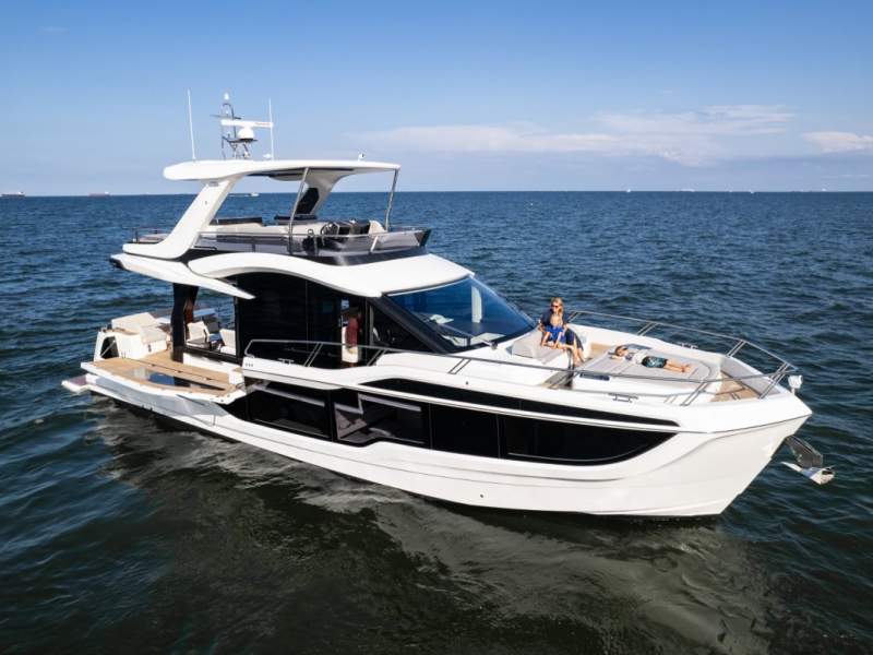 Galeon 560 Fly