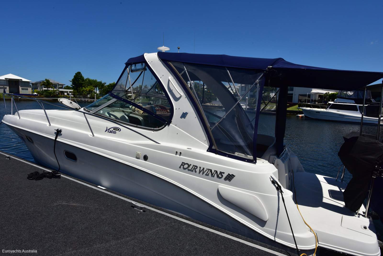 Four Winns Vista 328 Excellent Family Boat