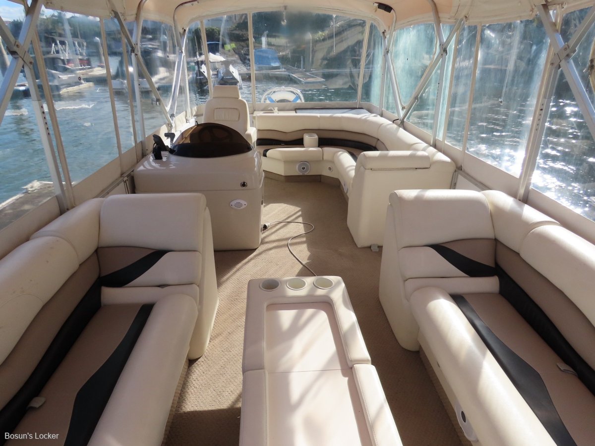 Runaway Bay Pontoon Boats 8m