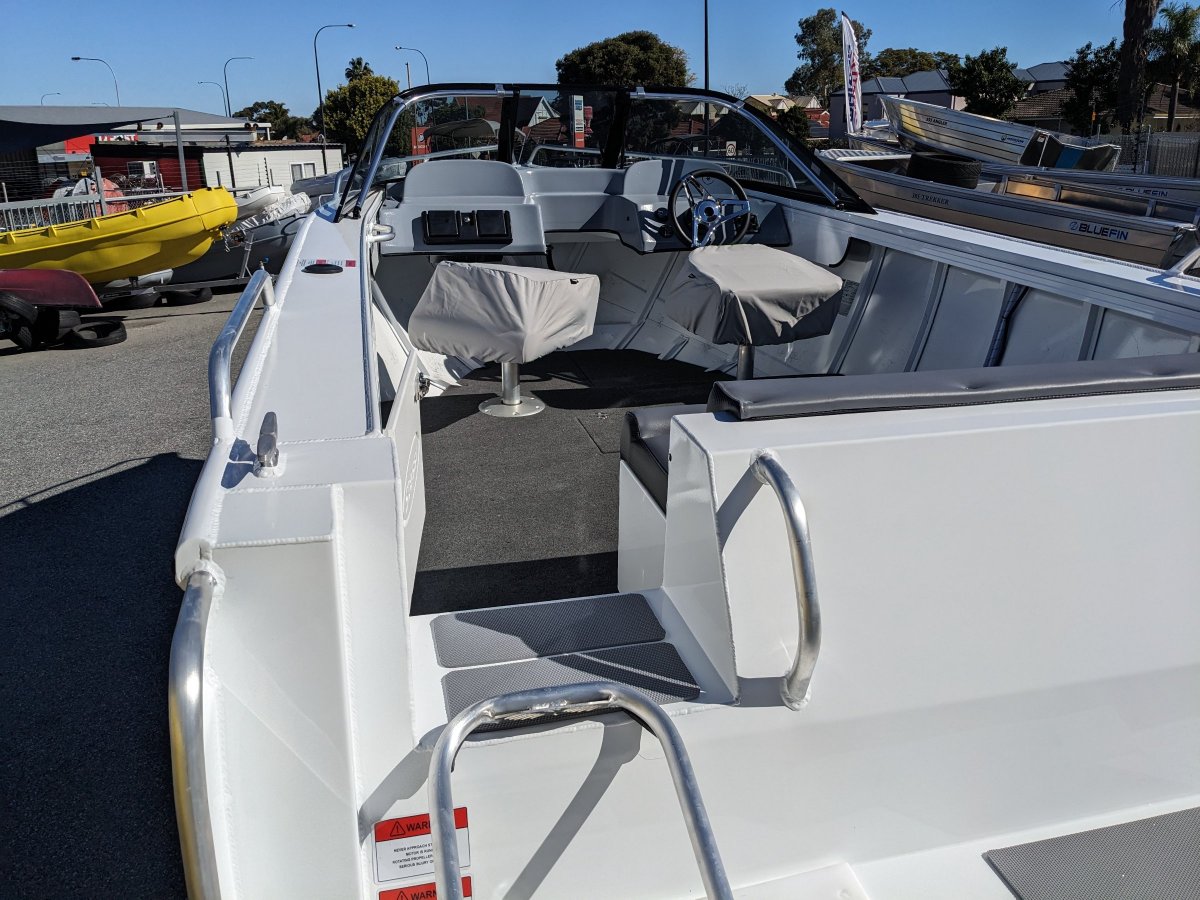 New Stessl Sportsman 485