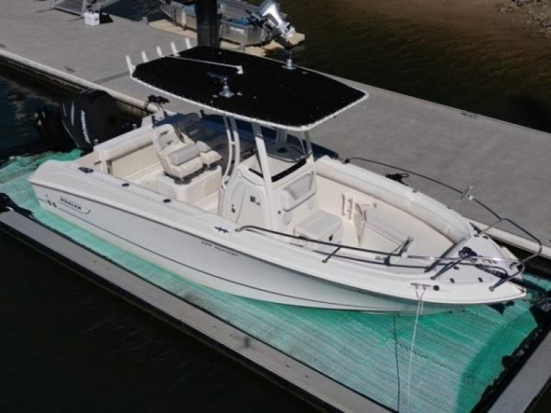 Boston Whaler 220 Outrage 2015 Model Very Low Hours (122hrs) Great Buying!