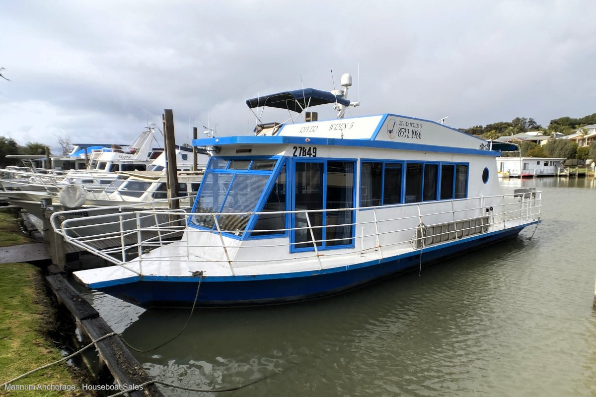 River Wren 5; Six Berth Private/Commercial H/Boat