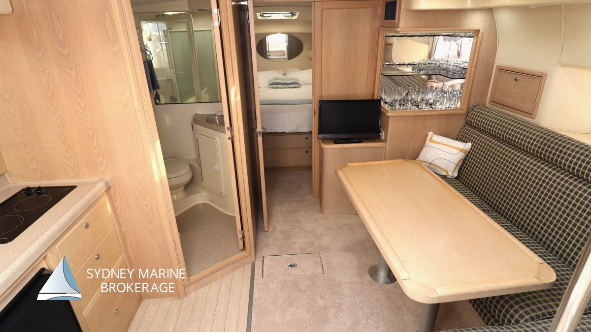 Riviera 4000 Offshore:3  Sydney Marine Brokerage Riviera 4000