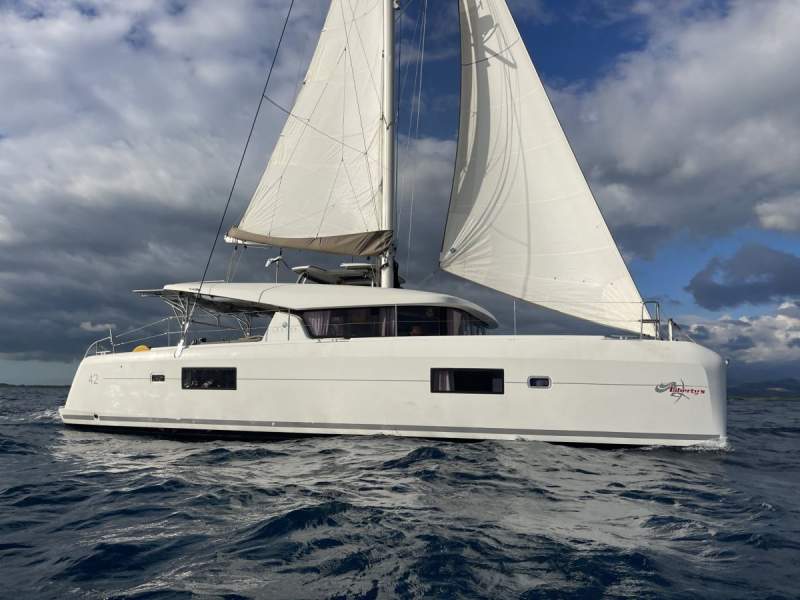 Lagoon 42