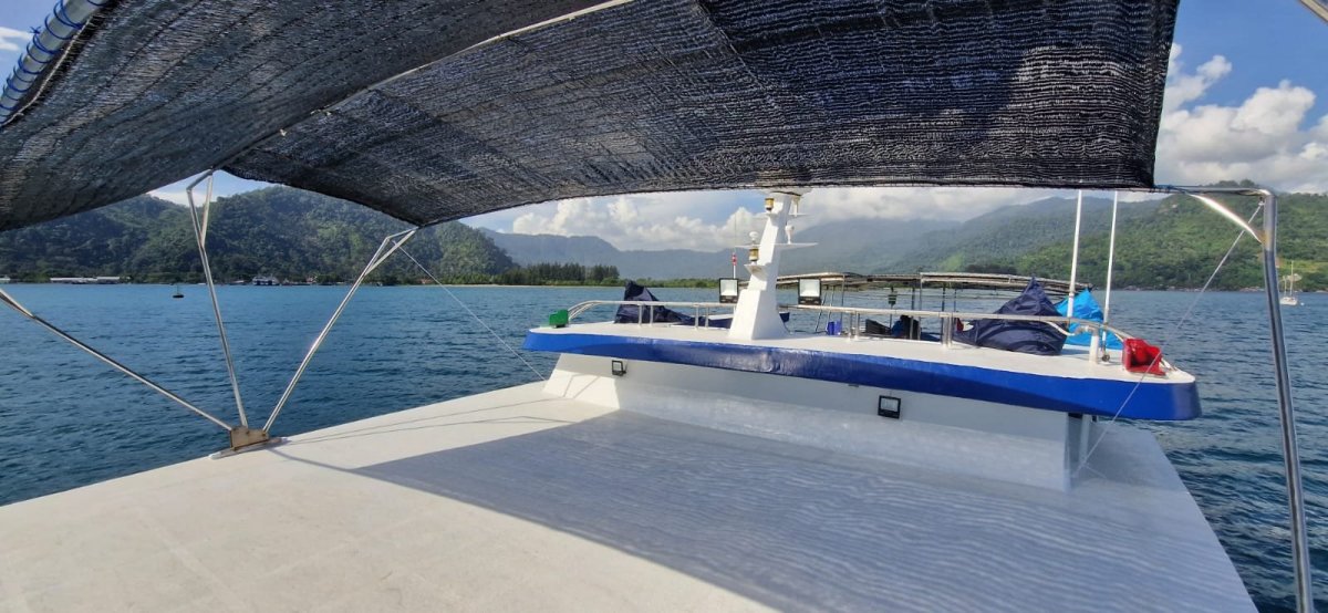 80' Surf Charter + Surf Charter Business:uper uper-deck