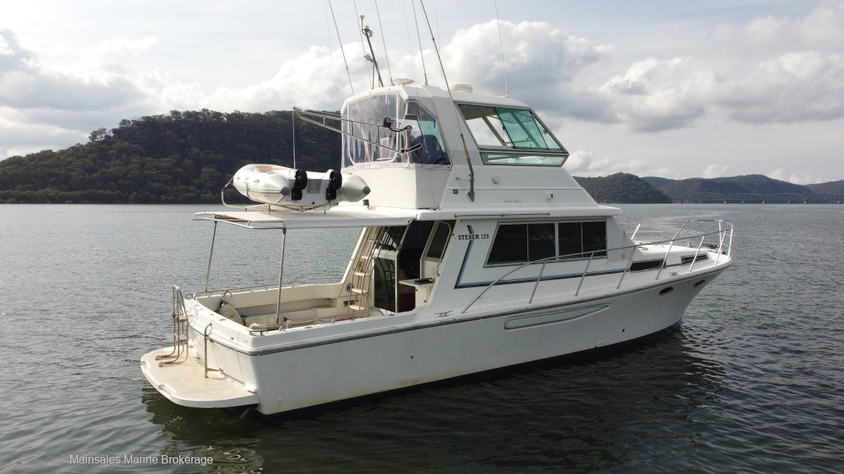 Steber 125 Limited Edition Enclosed Flybridge