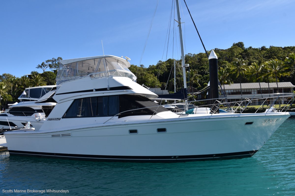Riviera 42 Flybridge