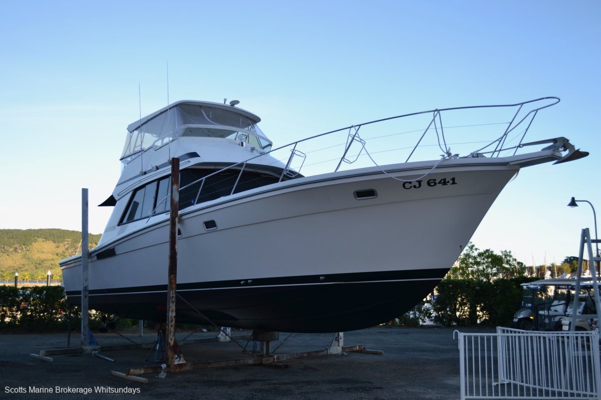 Riviera 42 Flybridge