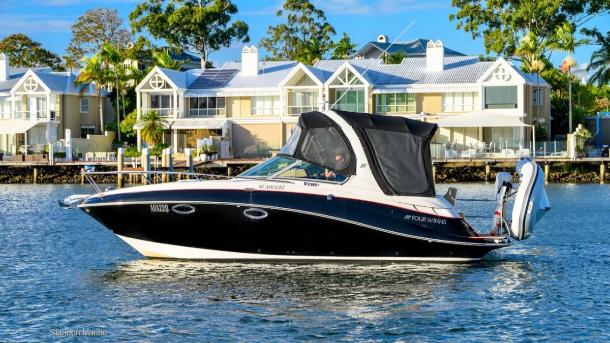 Four Winns V285