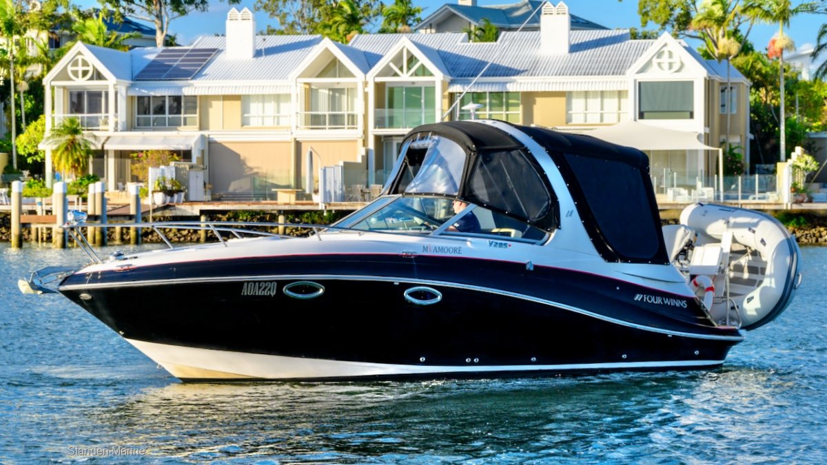 Four Winns V285