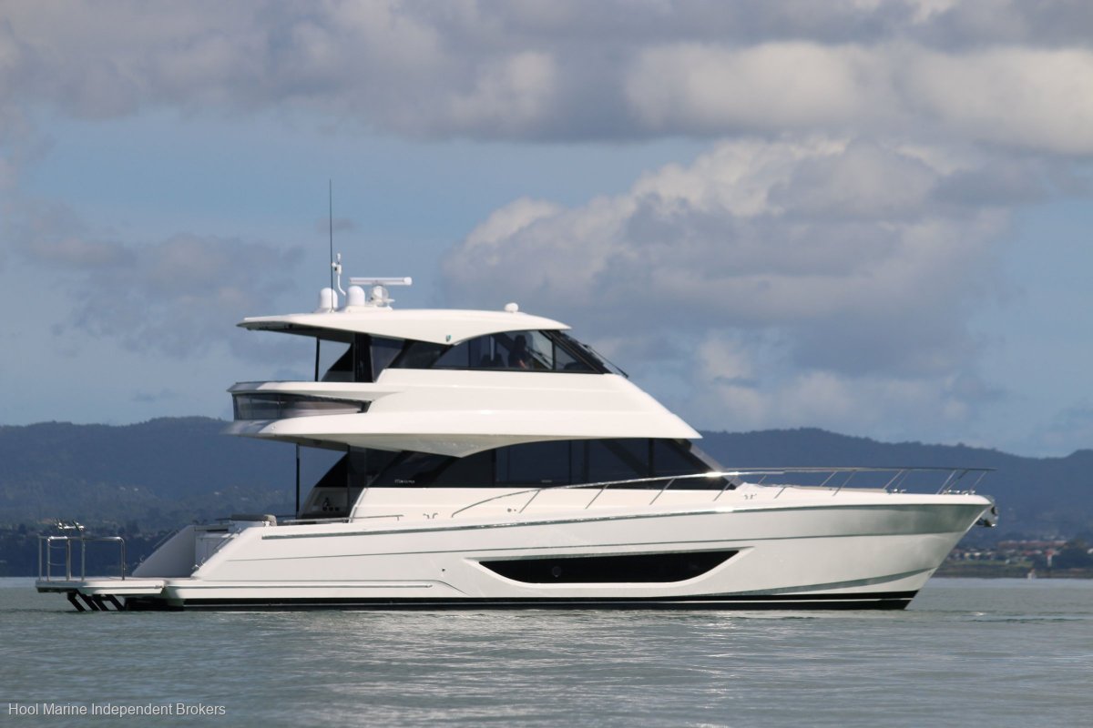 Maritimo M55