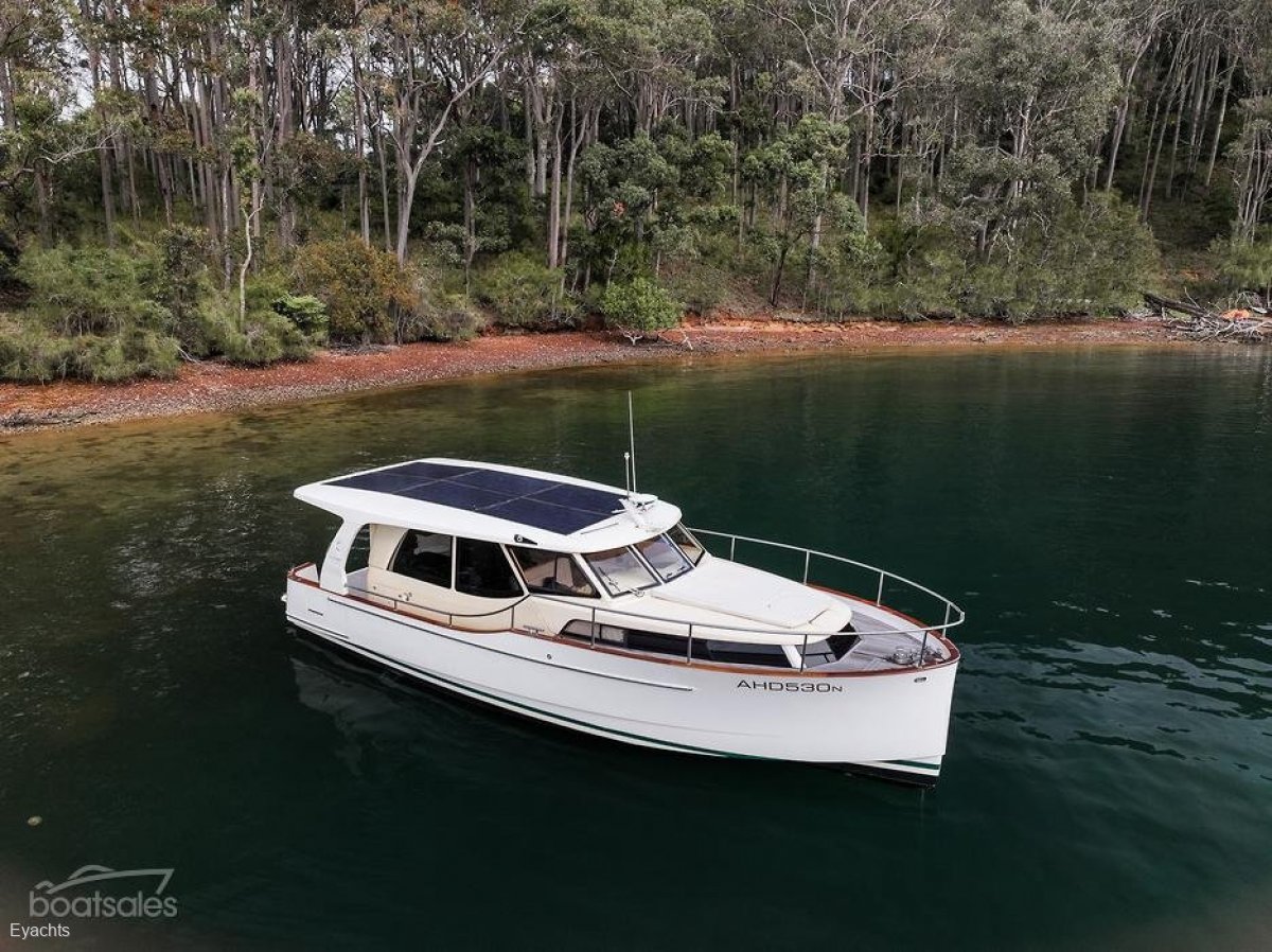 Greenline 33 Hybrid