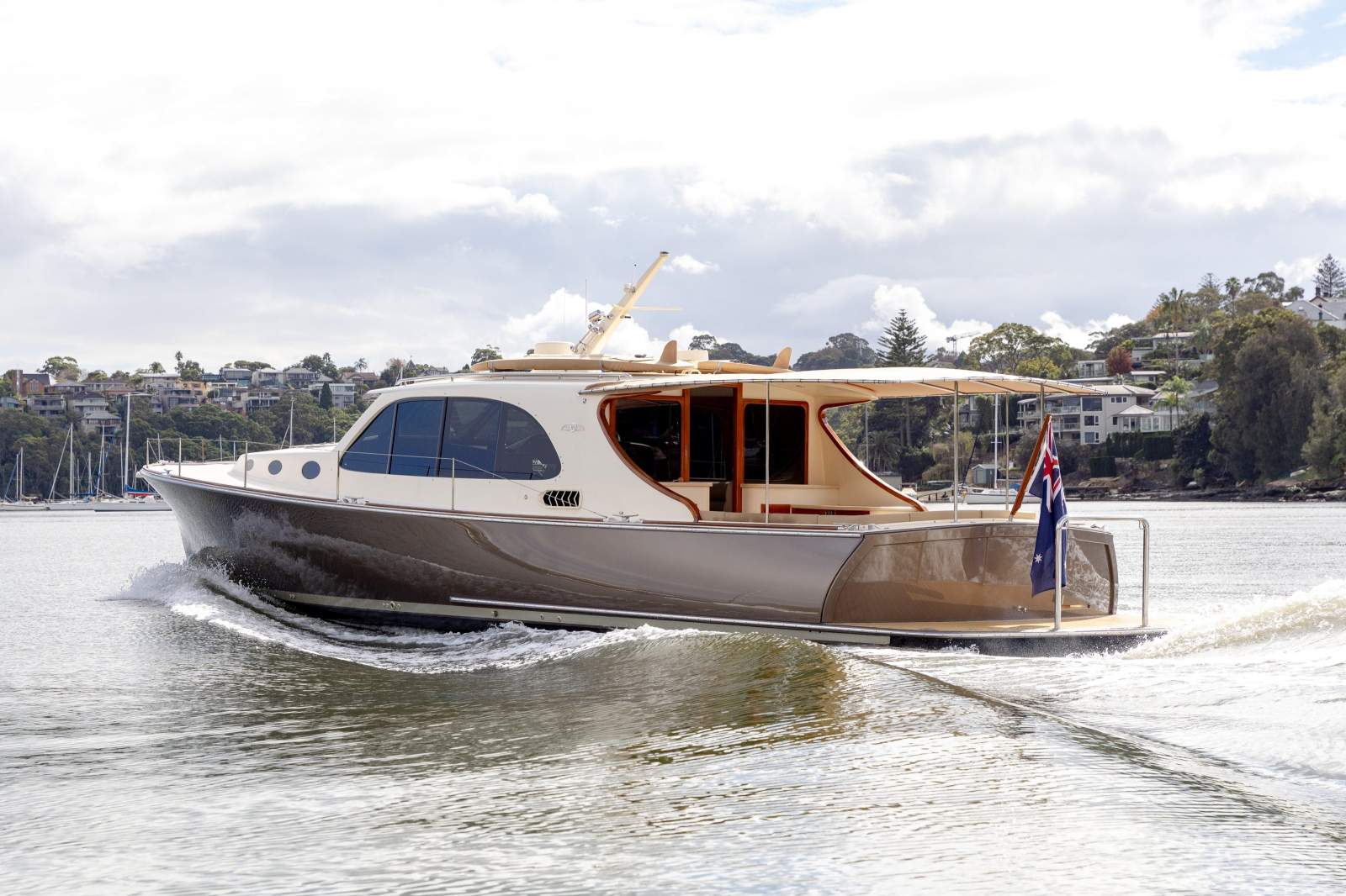 Palm Beach Motor Yachts 50 Sedan