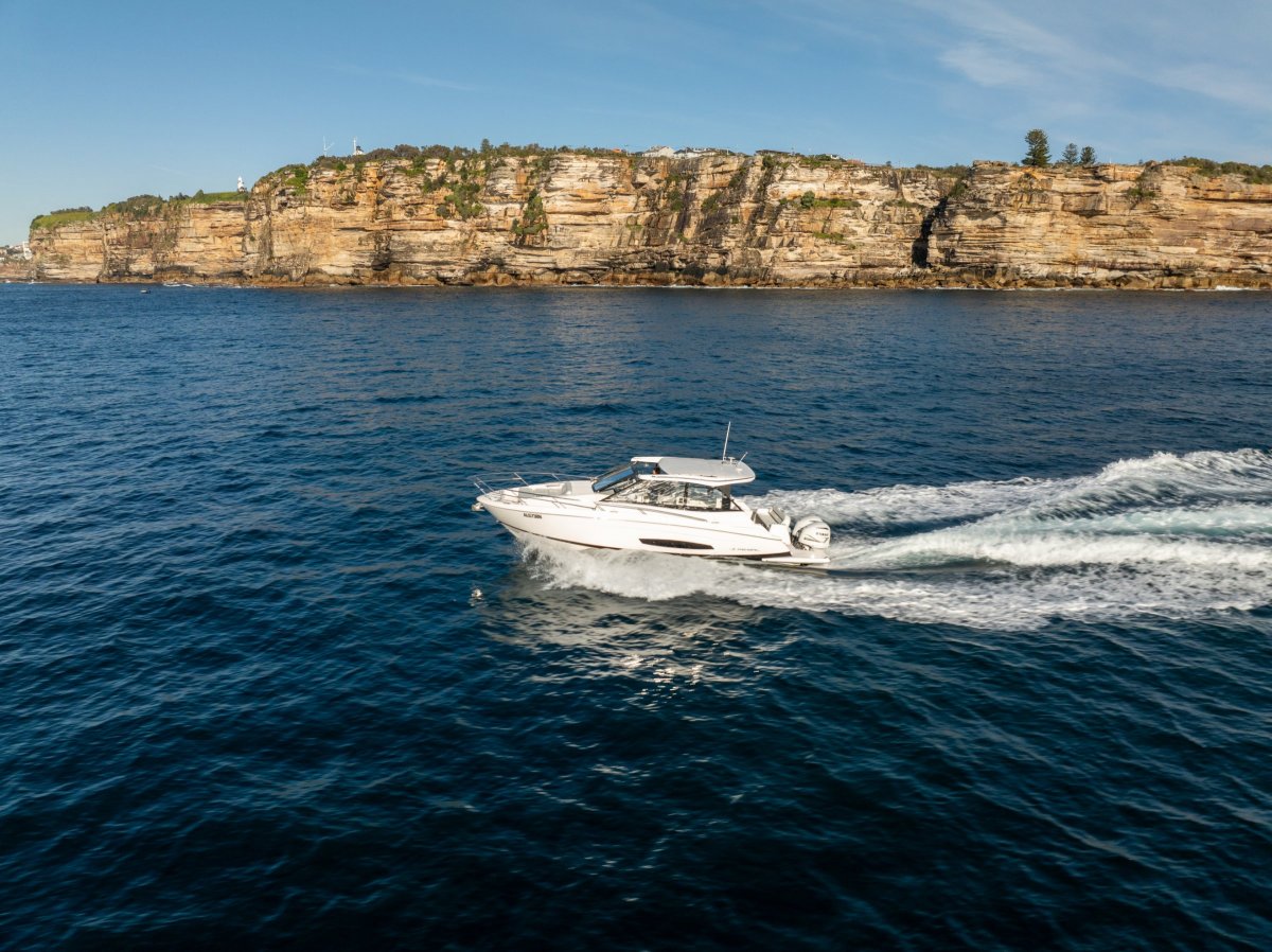 Regal 36 XO 2021 Model
