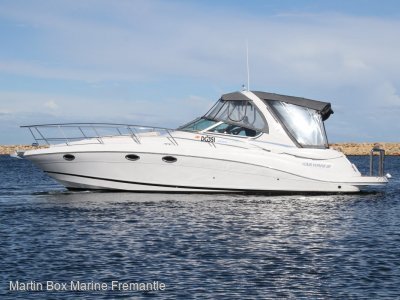 Four Winns Vista 348 with Bow Thruster