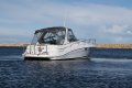 Four Winns Vista 348 with Bow Thruster