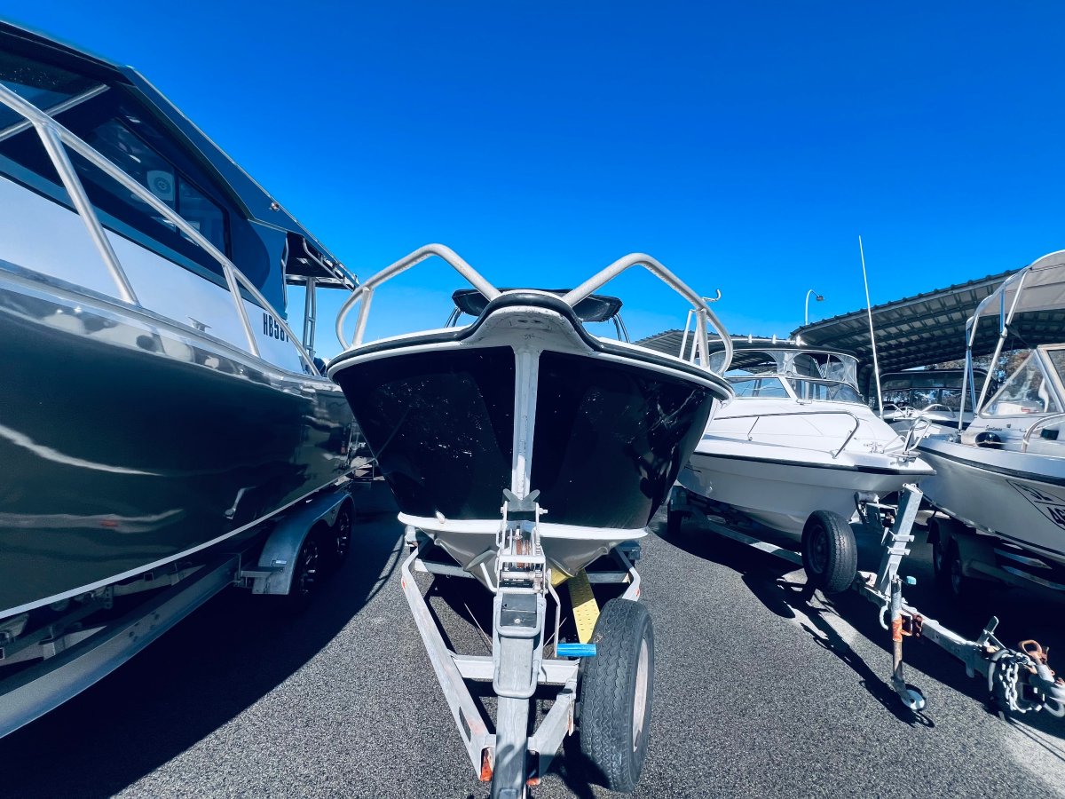 Stacer 589 Nomad Fisher